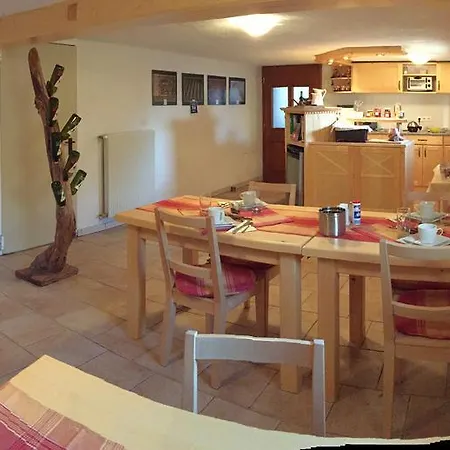 בית אירוח Weingut - Gaestezimmer Zum Schwalbennest