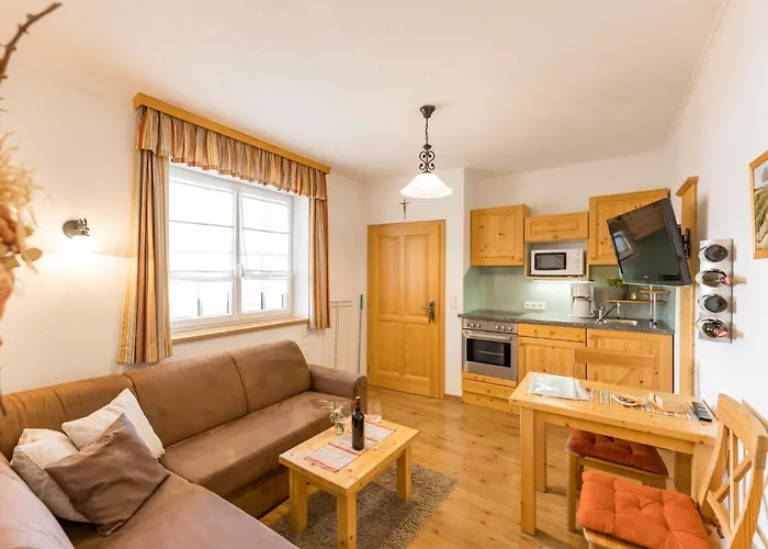 Weingut - Gaestezimmer Zum Schwalbennest Habitación en casa particular