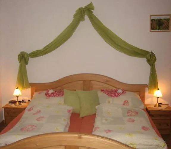 Weingut - Gaestezimmer Zum Schwalbennest Herrnbaumgarten